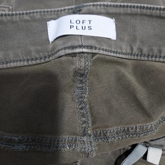 LOFT Plus Olive Green Modern Skinny Crop Raw Hemline Jeans in Size 20 - Picture 10 of 13